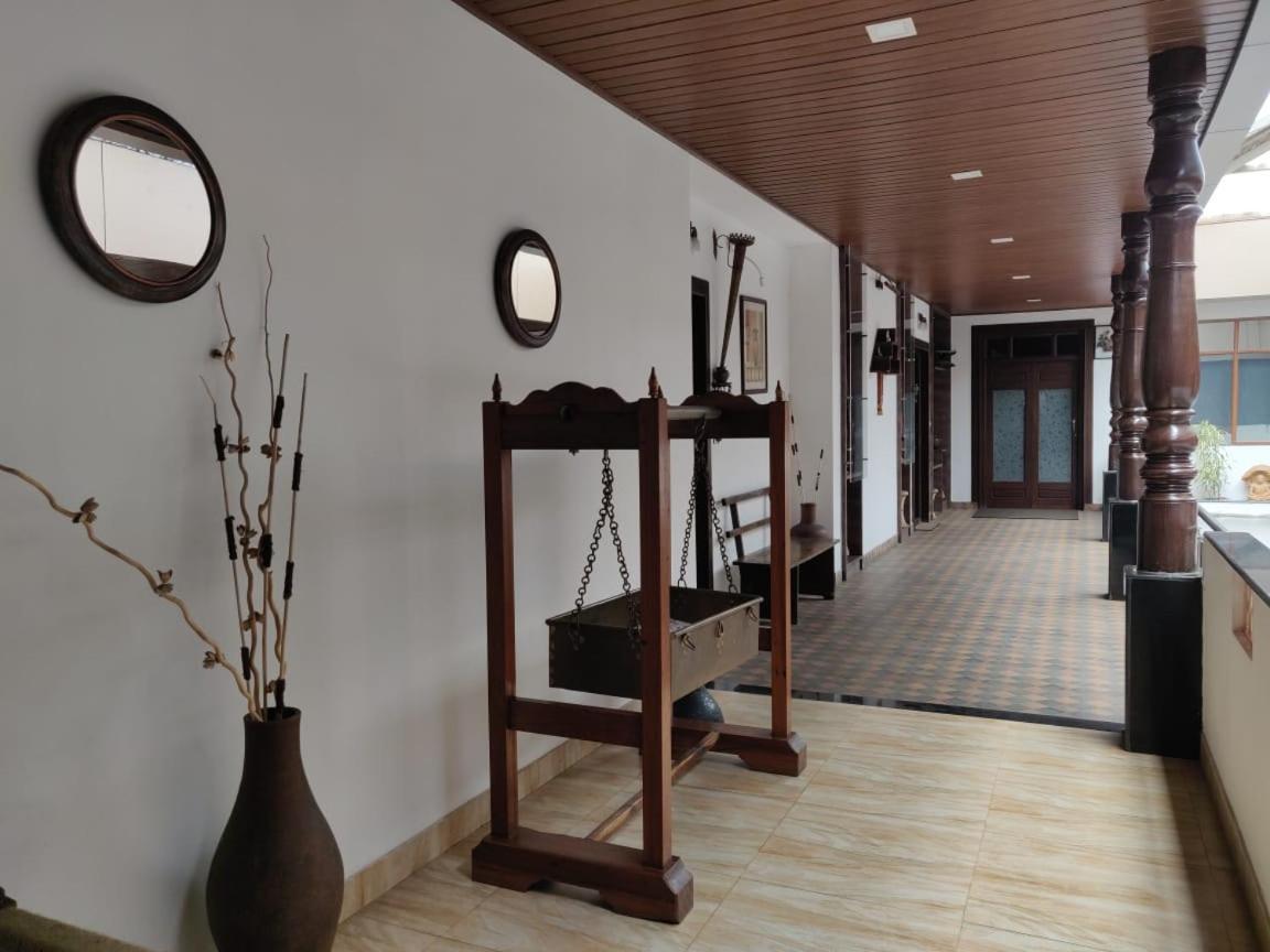 Hotel Mudra Midtown Suites & Rooms Kalasa Esterno foto