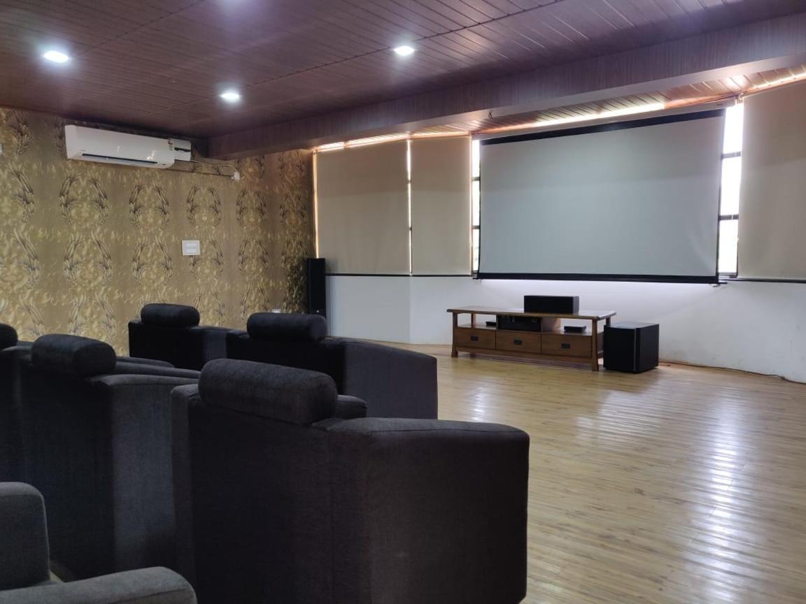 Hotel Mudra Midtown Suites & Rooms Kalasa Esterno foto