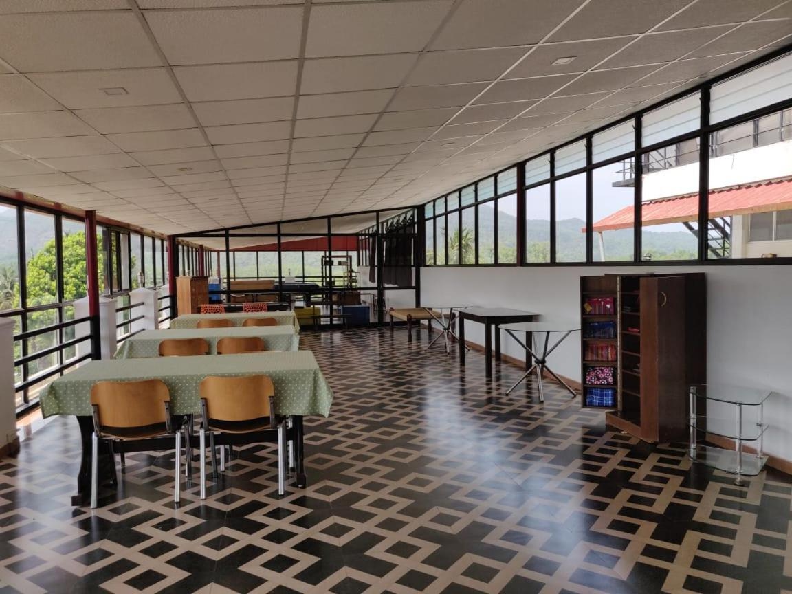 Hotel Mudra Midtown Suites & Rooms Kalasa Esterno foto