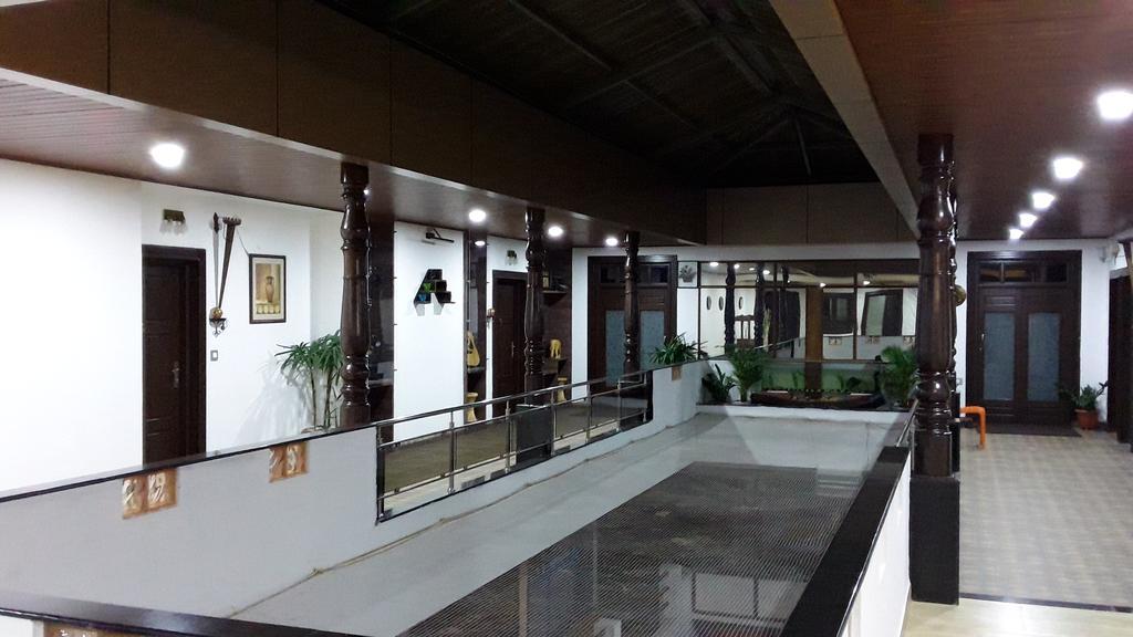 Hotel Mudra Midtown Suites & Rooms Kalasa Esterno foto