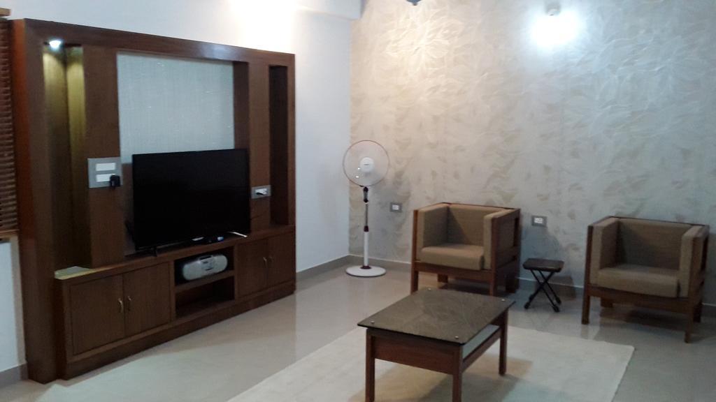 Hotel Mudra Midtown Suites & Rooms Kalasa Esterno foto