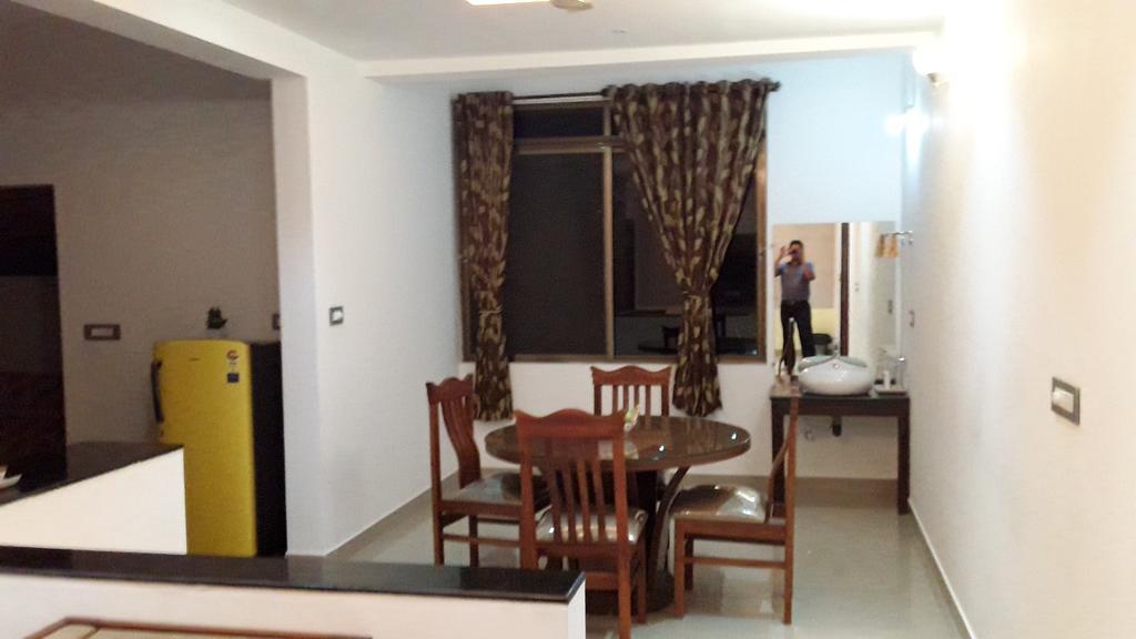 Hotel Mudra Midtown Suites & Rooms Kalasa Esterno foto