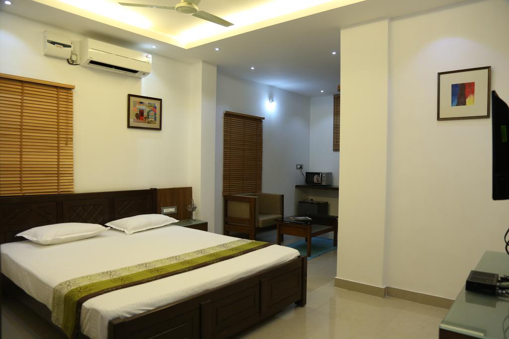 Hotel Mudra Midtown Suites & Rooms Kalasa Esterno foto
