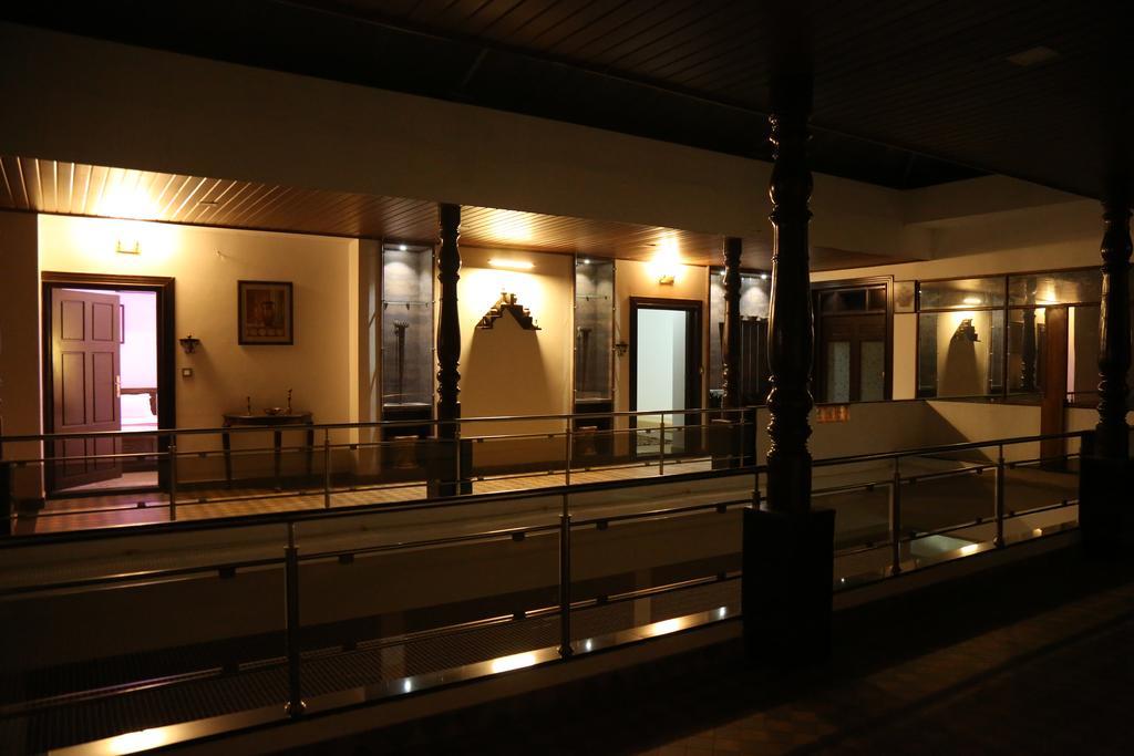 Hotel Mudra Midtown Suites & Rooms Kalasa Esterno foto